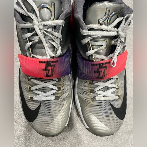 [US12]Nike KD Zoom Sneakers with Gray and Red Accents - Picture 5 of 6